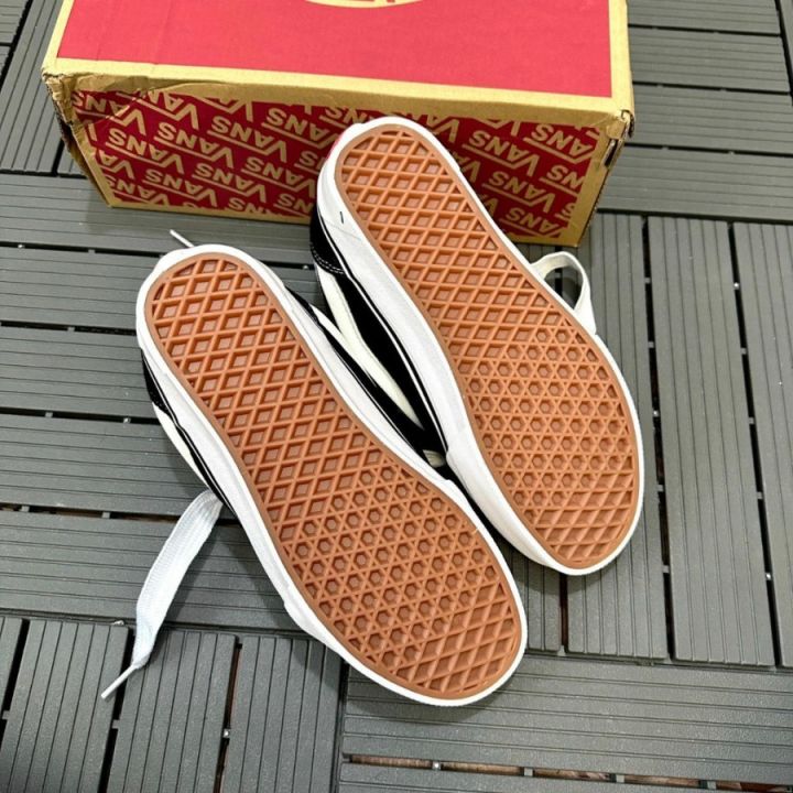 Sneaker Vans Knu Skool Black And White Sepatu Casual Pria & Wanita