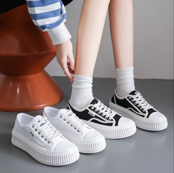Sepatu Kasual Korean style Terbaru Sneakers Wanita
